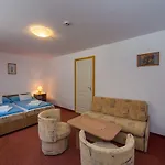 Yacht Club 3* טיהאני