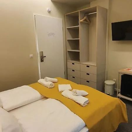 Otel Yacht Club 3*