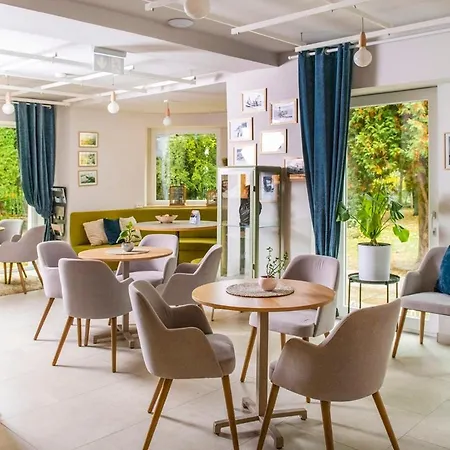Szálloda Yacht Club 3*