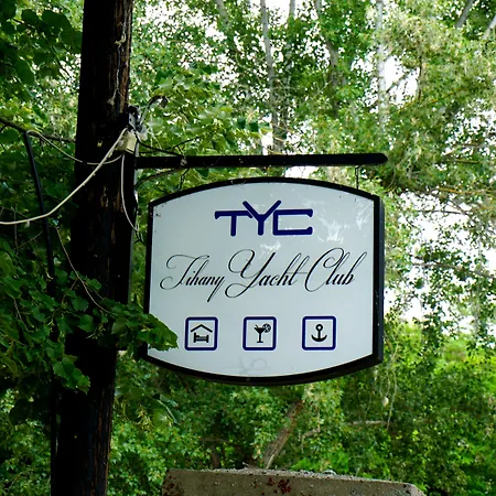 Szálloda Yacht Club 3*