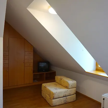 Otel Yacht Club 3*
