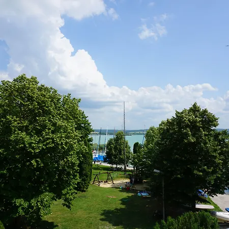 Otel Yacht Club