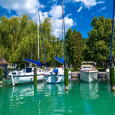 Yacht Club 호텔